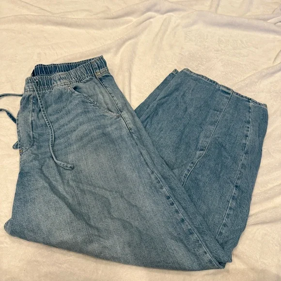 GAP Mid Rise Easy Horseshoe Light Wash Barrel Jeans Wide Leg Ultrasoft TALL 2025 - Picture 4 of 8